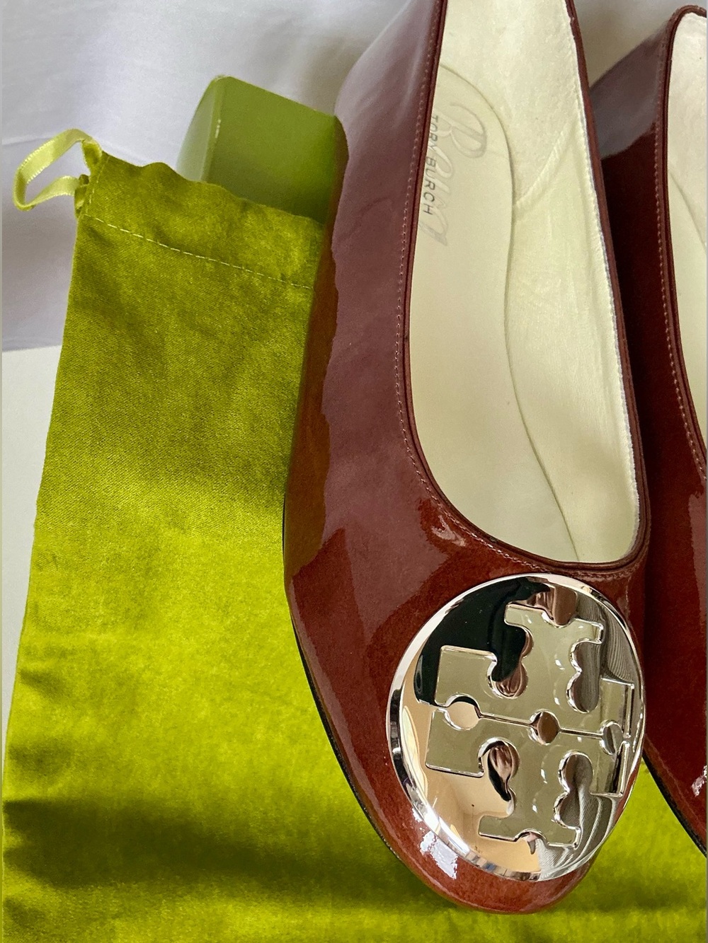 Tory Burch Reva Ballet Flats Russet Brown Patent Leather Size 7 NIB - Picture 8 of 12